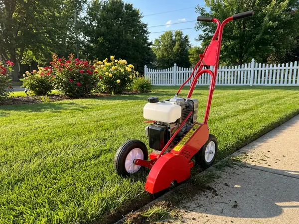 Uzinduzi wa Bidhaa Mpya | Tianjin Weide Aviation Lawn Trimmer Yaanza Kwa Zito, Inawezesha Uwekaji Kijani Ufanisi na Matengenezo